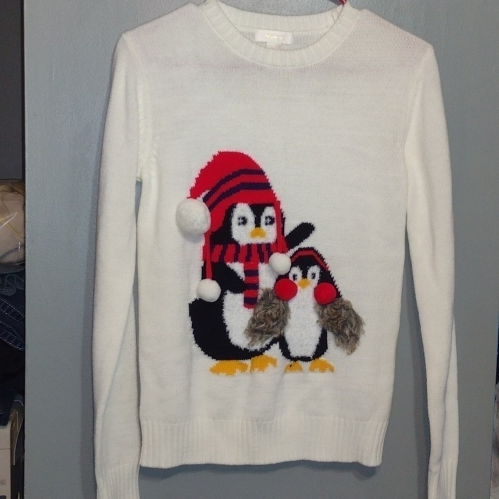 FOREVER 21 Cute Penguin Holiday Sweater size small